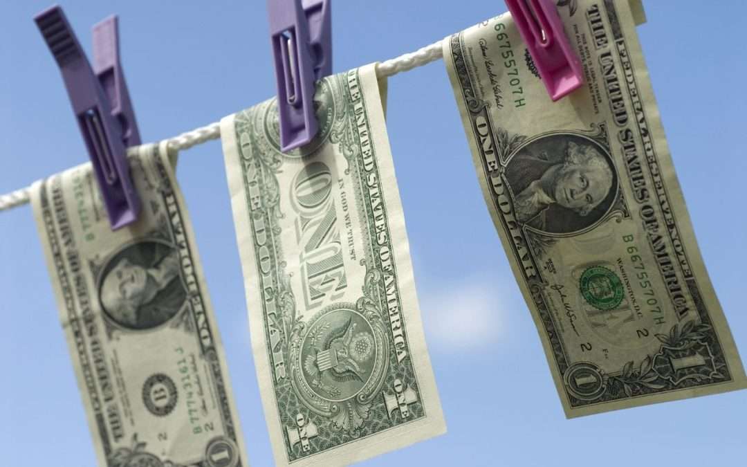 Clean Clothes, Clean Wallet: Top Money-Saving Tips for Your Next Laundromat Visit